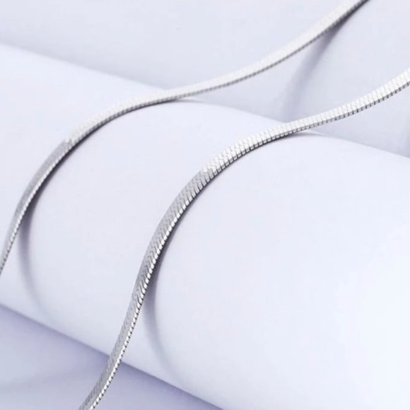 22 Inch Long Silver 4MM Chain Necklace - Picture 5 of 6